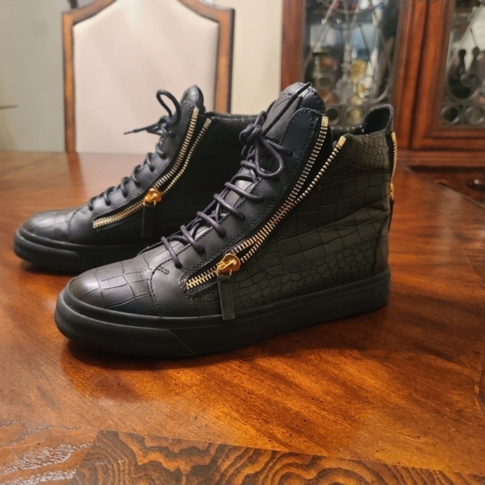 Men's Black High-Top Sneakers